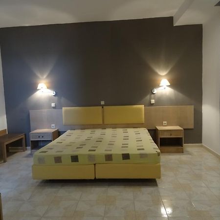 Evas Rooms 法里拉基 外观 照片