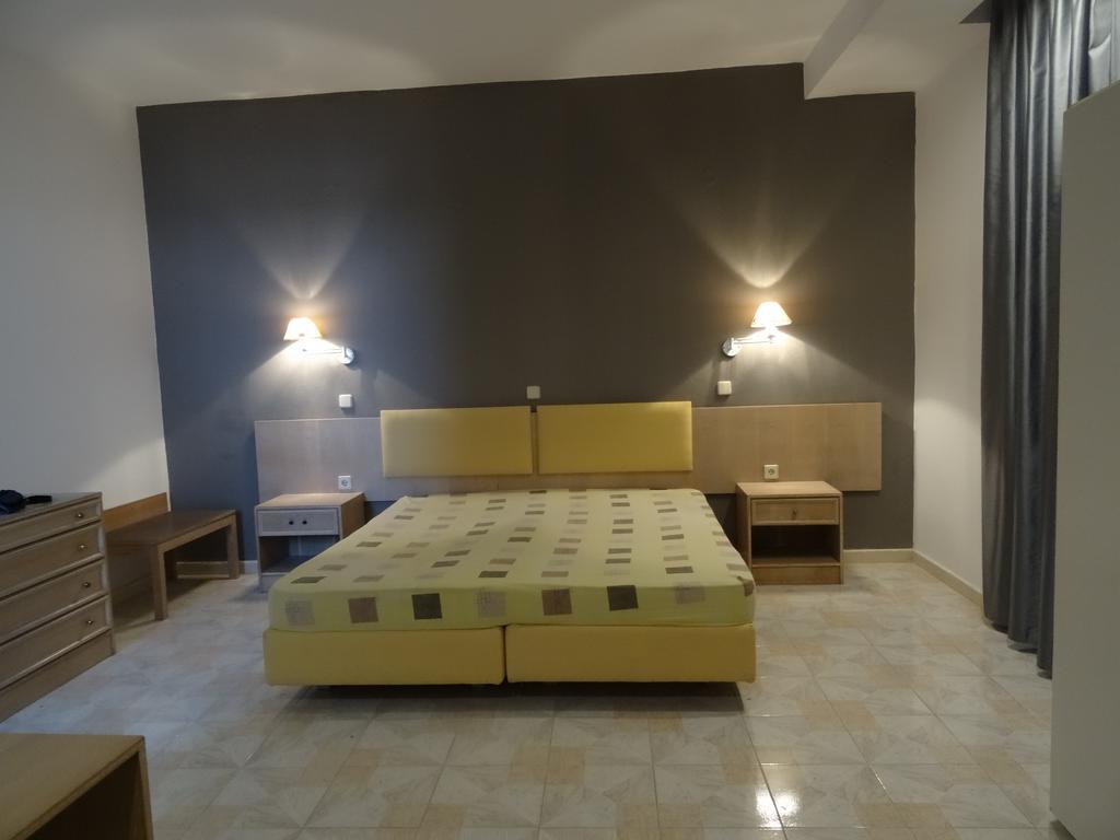 Evas Rooms 法里拉基 外观 照片